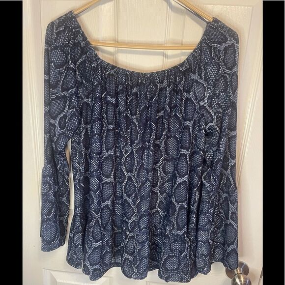 Michael Kors blue snake print top sz M - Picture 4 of 4
